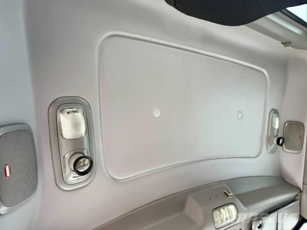 Peterbilt 367 Truck Tractor Units