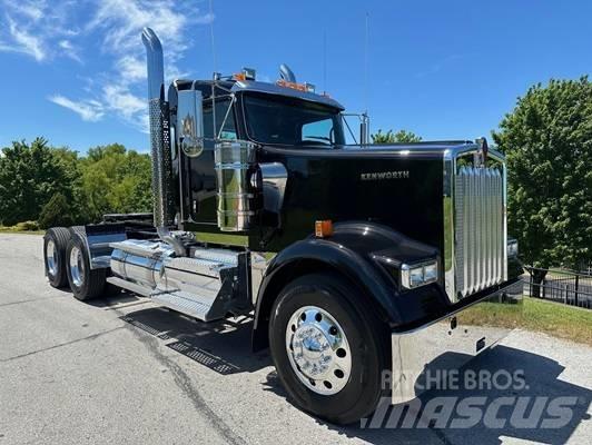Kenworth W 900 Truck Tractor Units