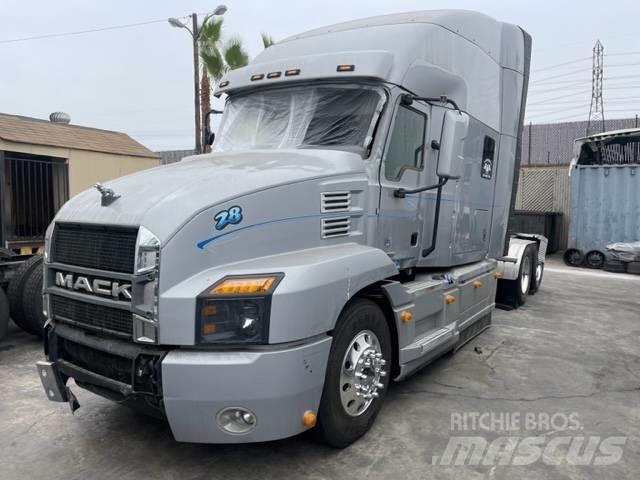 Mack Anthem Truck Tractor Units