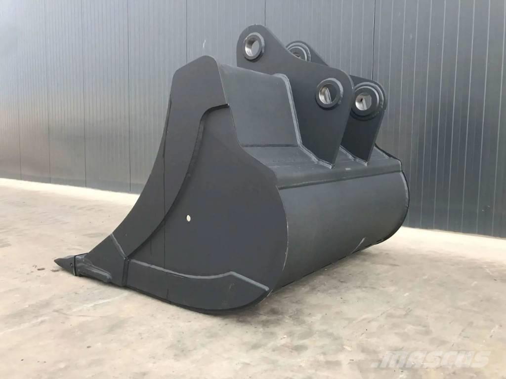 Komatsu PC228 Buckets