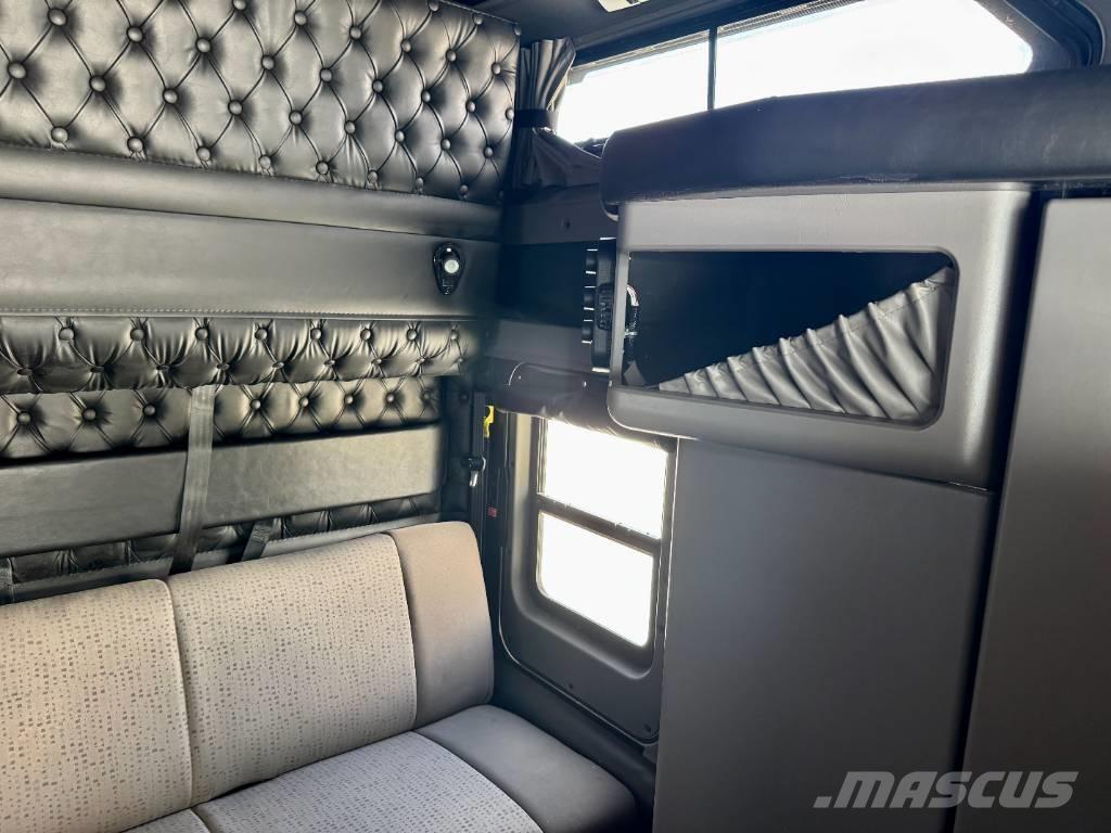 Kenworth W 900 Truck Tractor Units