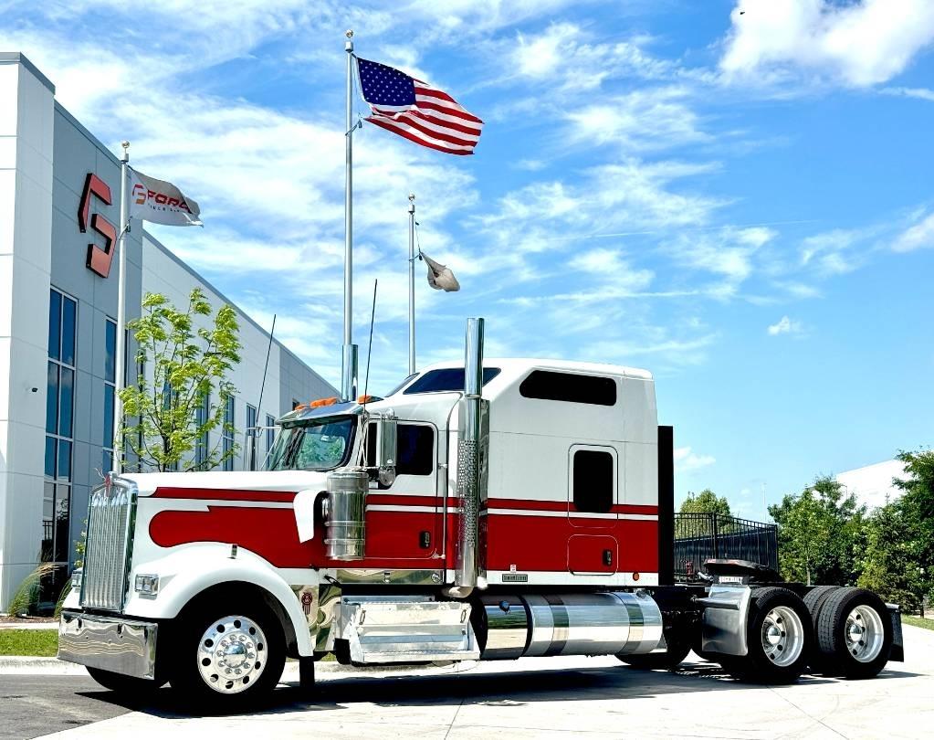 Kenworth W 900 Truck Tractor Units
