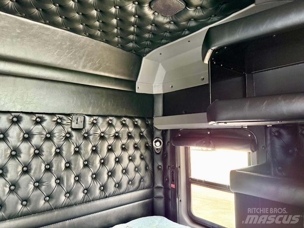 Kenworth T800 Truck Tractor Units