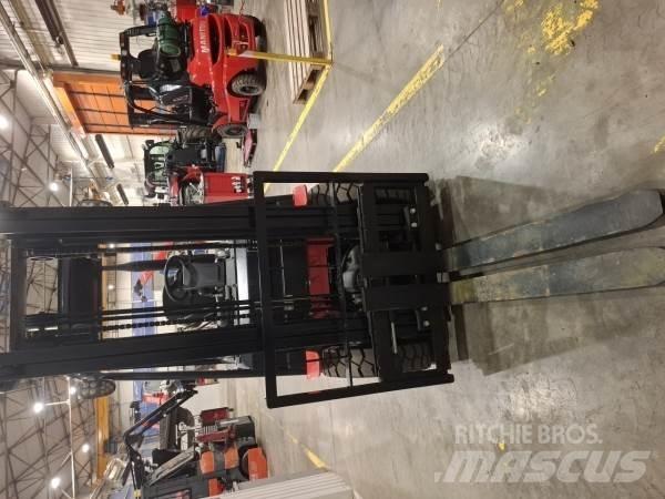 Manitou MI25D Rough terrain truck