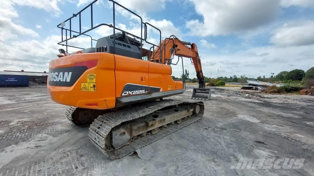 Doosan DX 225 LC Crawler excavators