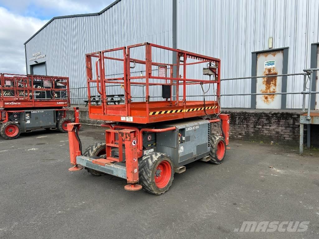 SkyJack SJ 6826 RT Scissor lifts