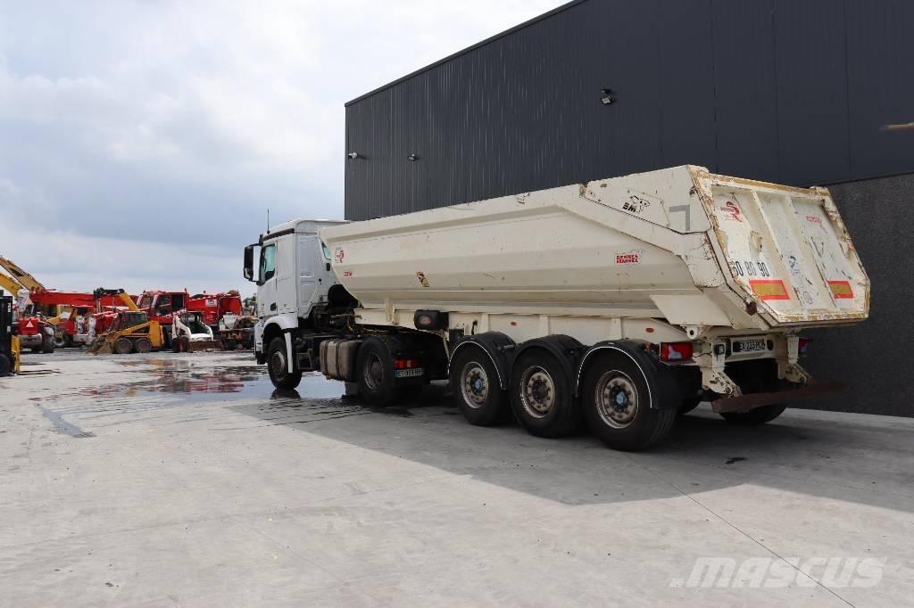 Benalu powertrack Tipper trailers
