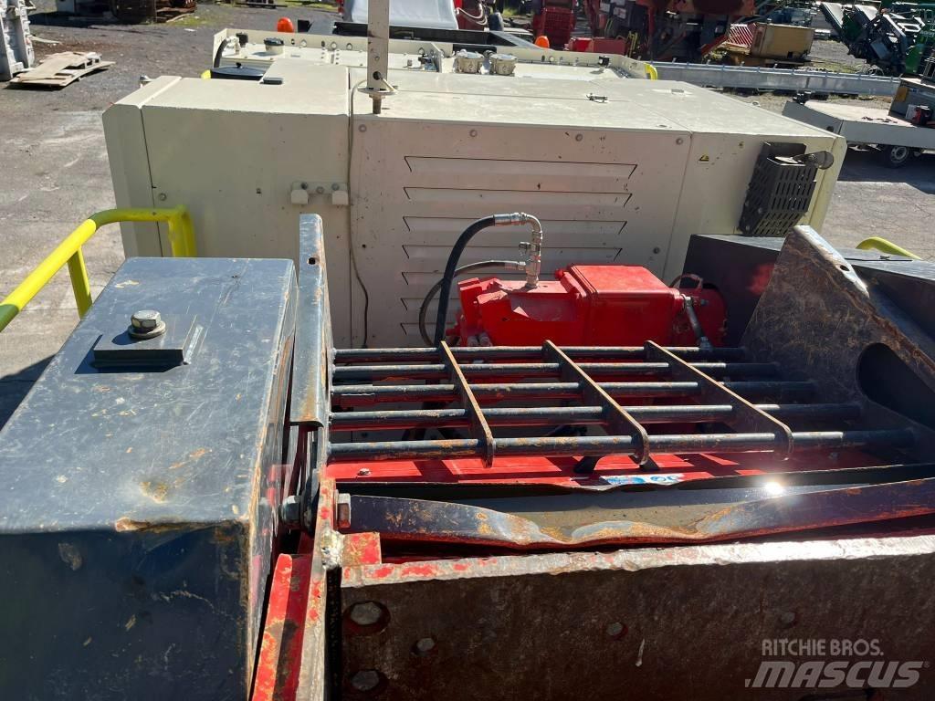 Sandvik QJ 241 Mobile crushers