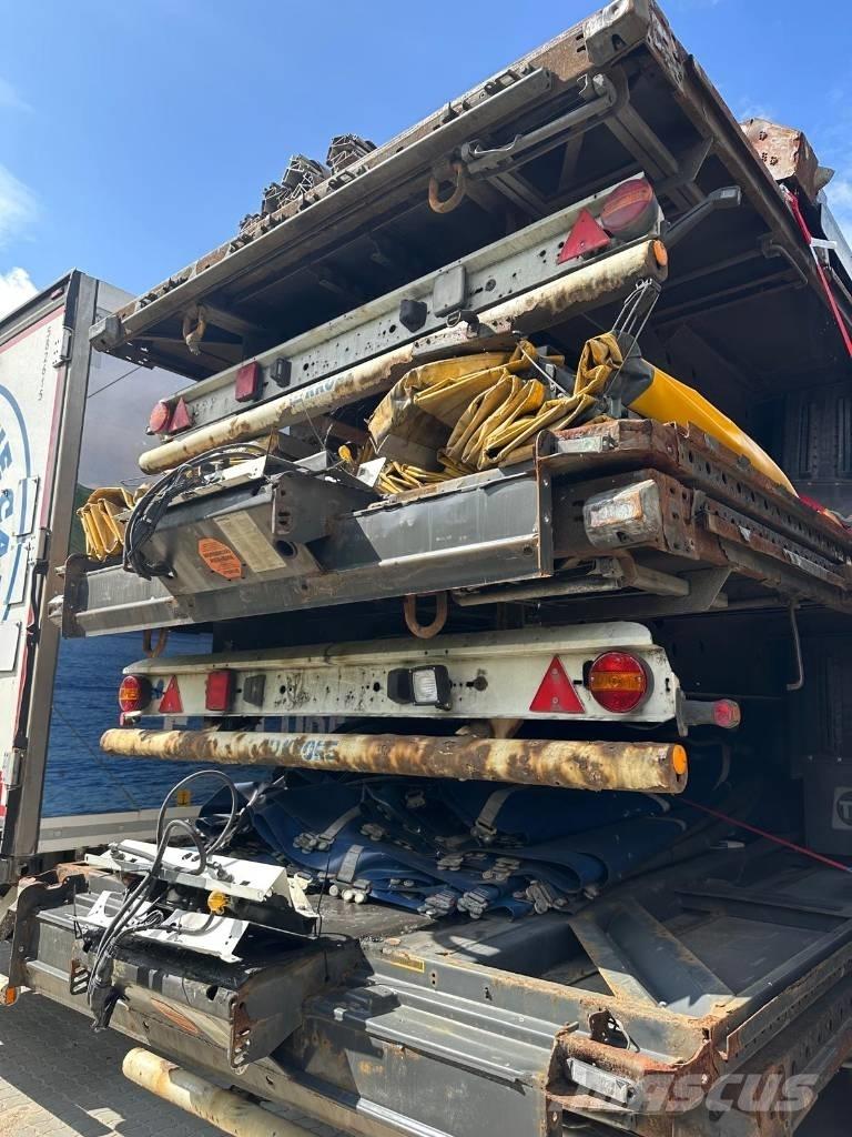 Krone SD Curtainsider semi-trailers