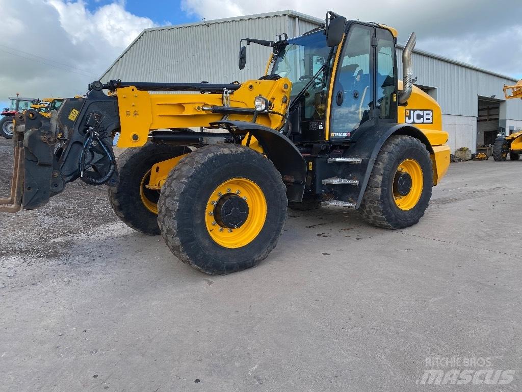 JCB Tm420s Farming telehandlers