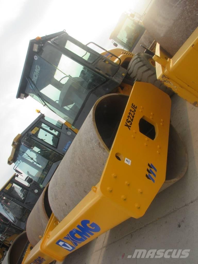 XCMG XS 223 J Single drum rollers