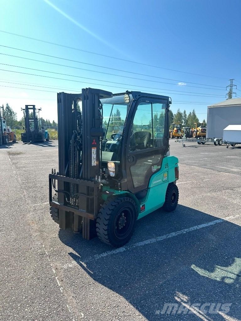 Mitsubishi FD 35 N Diesel trucks