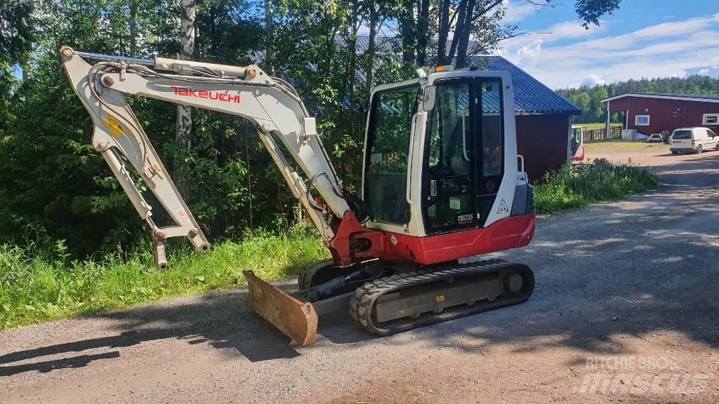 Takeuchi TB235 Mini excavators < 7t