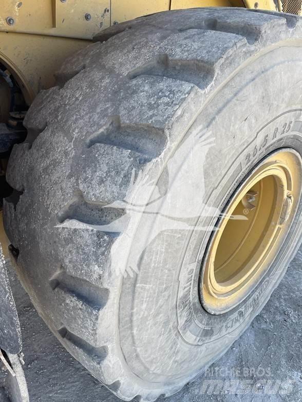 CAT 966M Wheel loaders