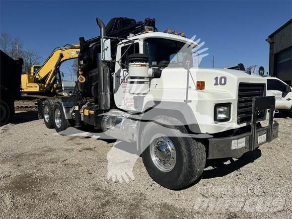 Mack RD688S Truck Tractor Units