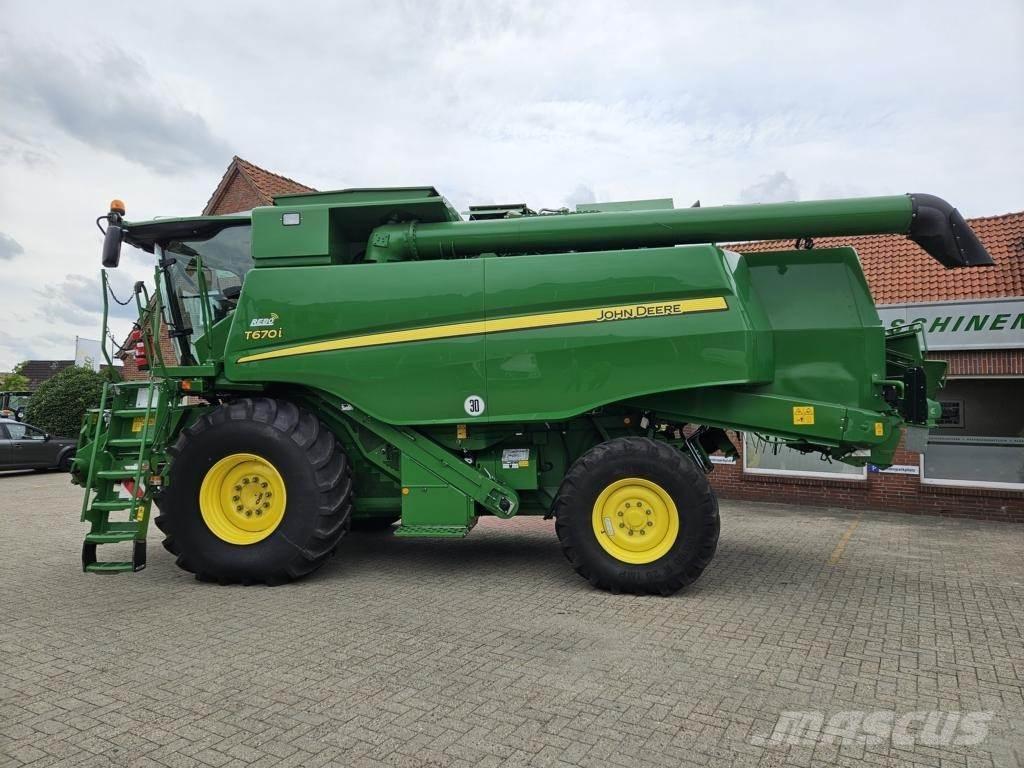 John Deere T660 Combine harvesters