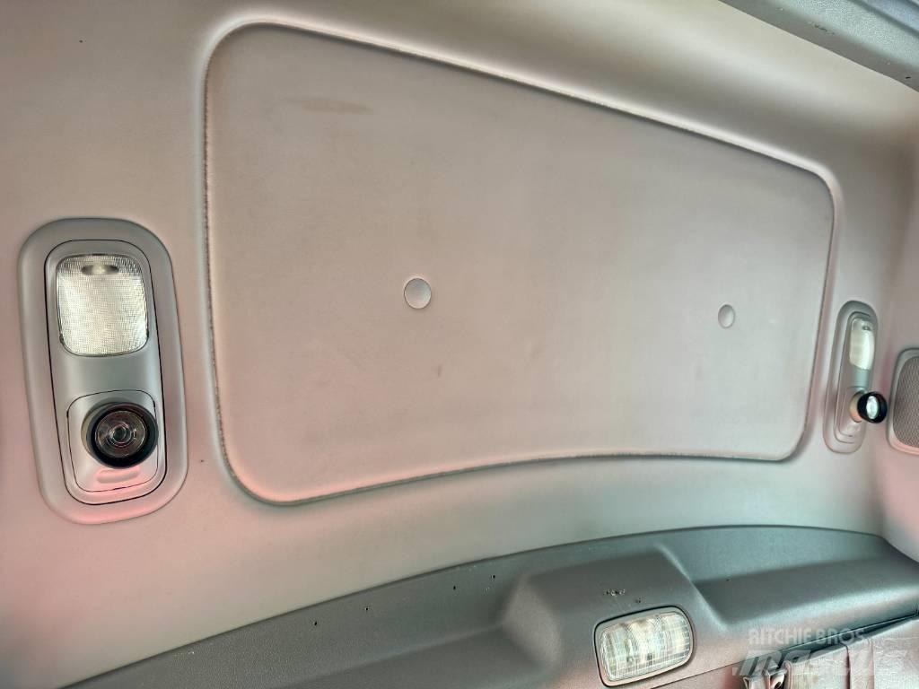 Peterbilt 379 Truck Tractor Units