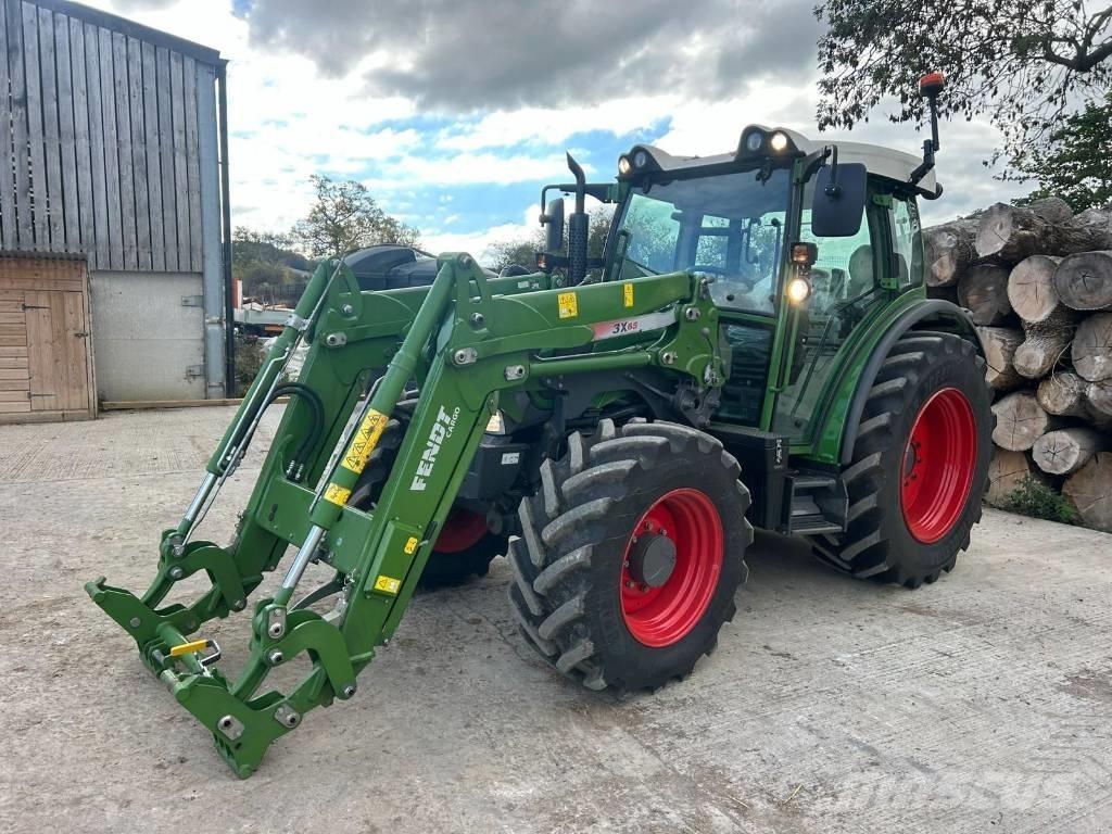 Fendt 211 Vario Tractors