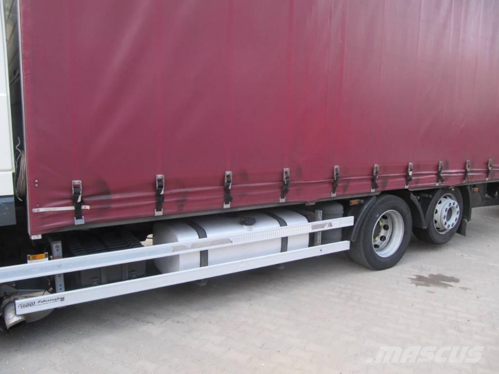 DAF XF 105 Tautliner/curtainside trucks