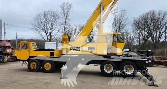 P&H T300A Crane trucks