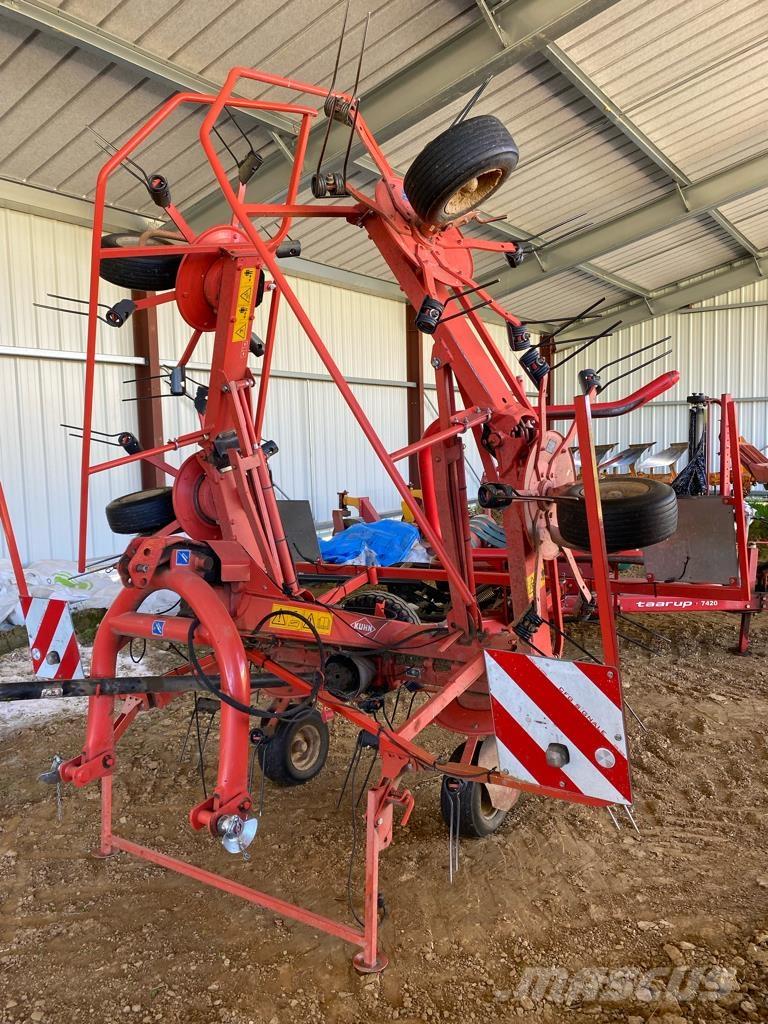 Kuhn GF 6502 Rakes and tedders