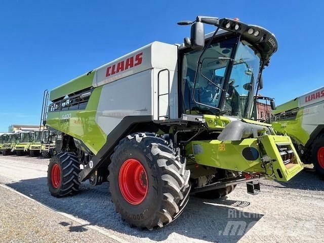 CLAAS LEXION 5400 Combine harvesters