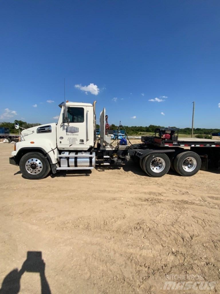 Western Star 4700 Truck Tractor Units