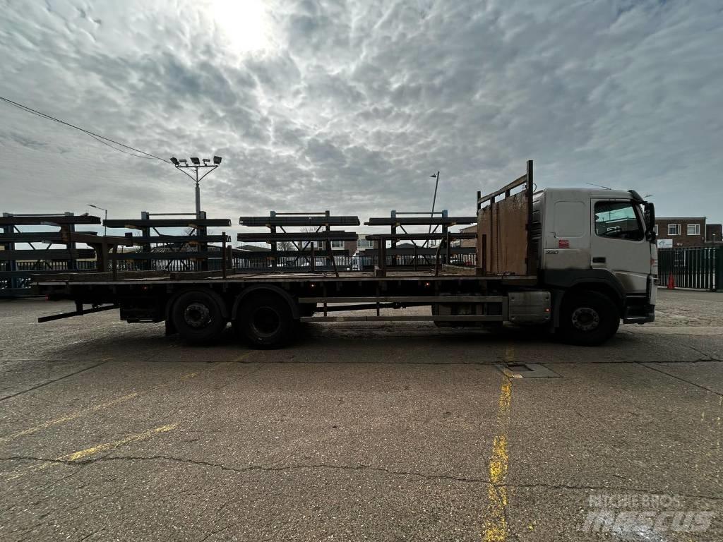 Volvo FM 330 Flatbed/Dropside trucks