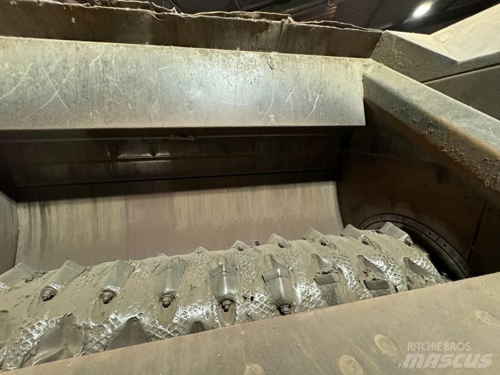 Untha XR3000C Waste Shredders