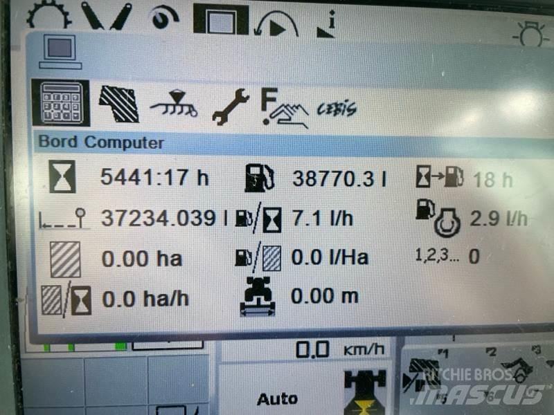 CLAAS ARION 550 Tractors