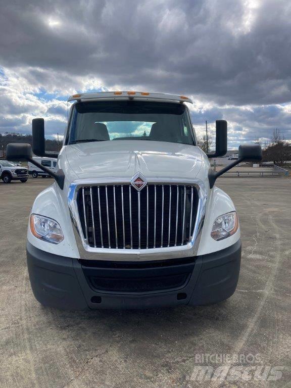 International LT Truck Tractor Units