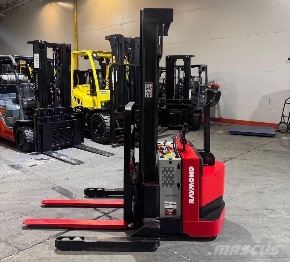 Raymond RSS40 Self propelled stackers