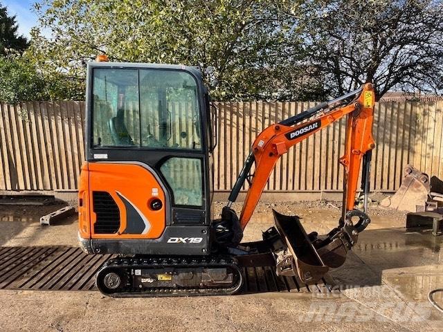 Doosan DX 19 Mini excavators < 7t