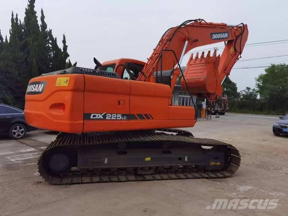 Doosan dx225 Crawler excavators