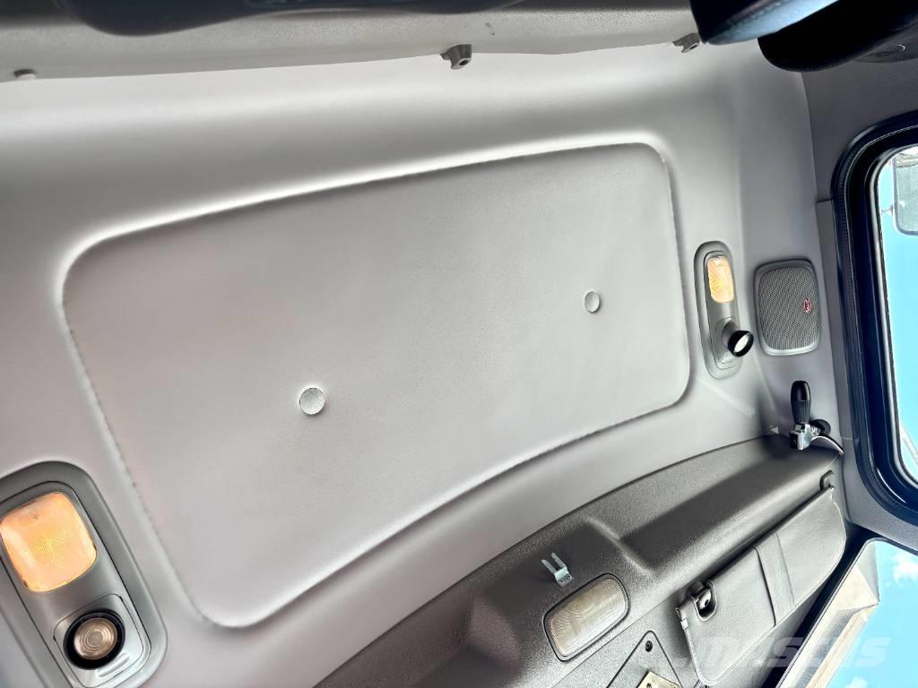 Peterbilt 388 Truck Tractor Units