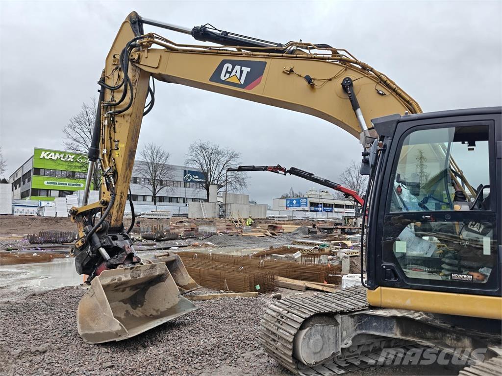 CAT 323 Crawler excavators