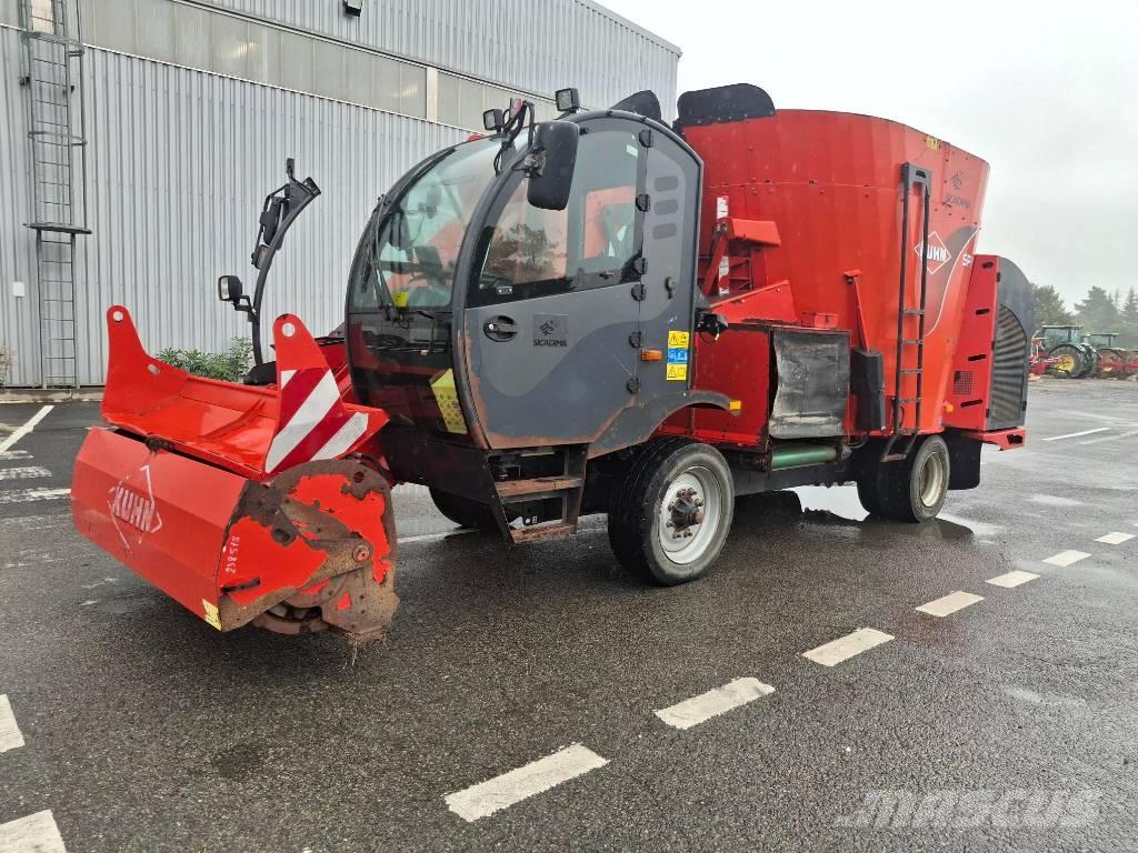 Kuhn SPV 14 Mixer feeders