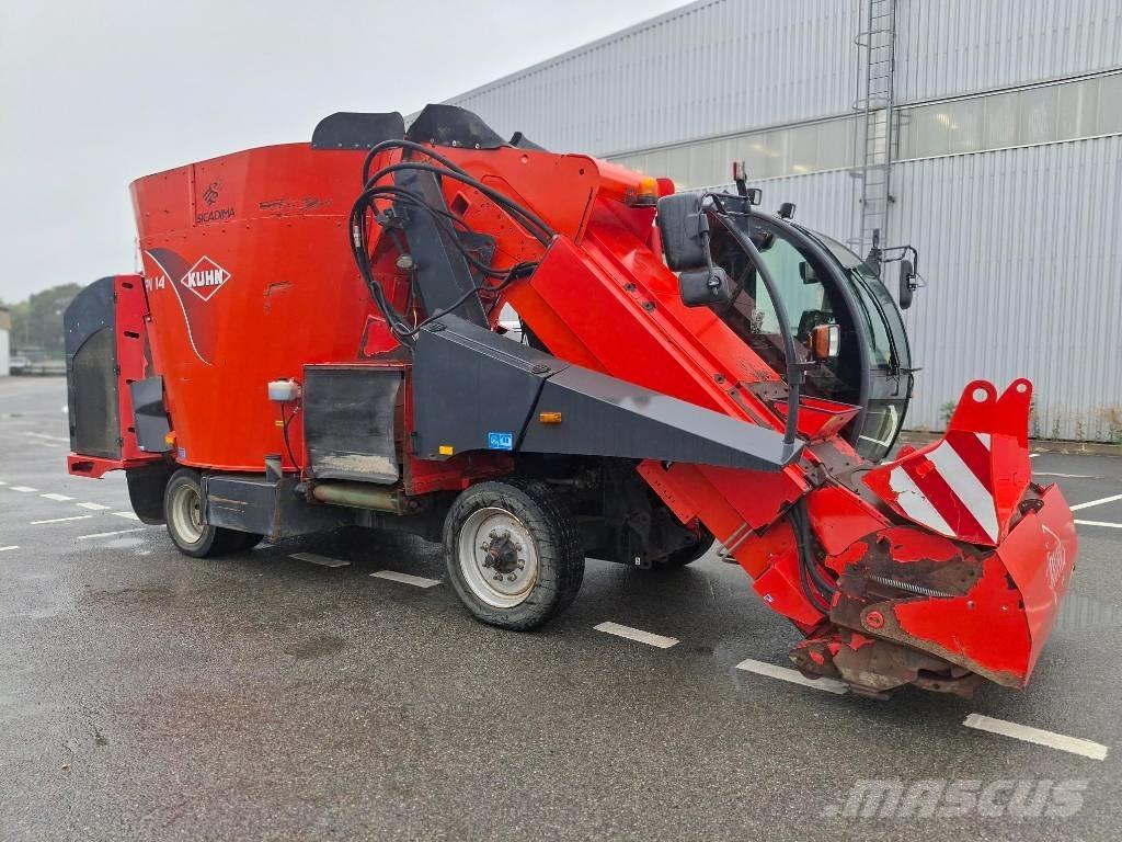 Kuhn SPV 14 Mixer feeders