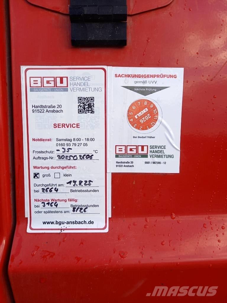 Manitou 220 TJ + Telescopic boom lifts