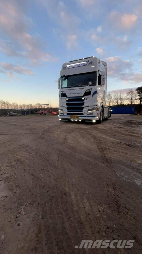 Scania R530 Truck Tractor Units