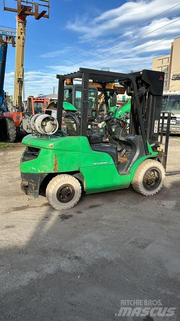 Mitsubishi FG30N Other