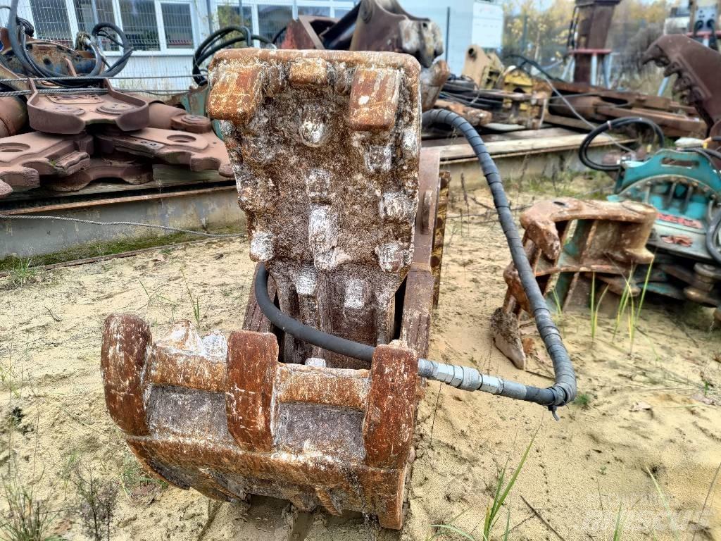 Soosan 300 Crushers