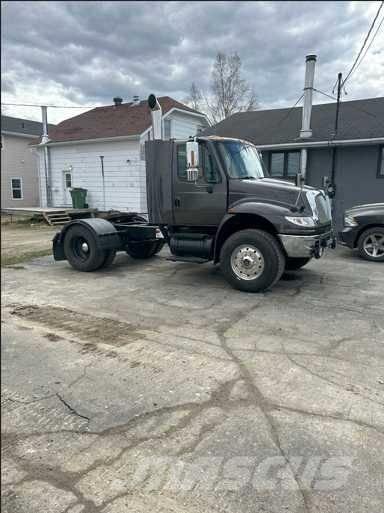 International 4400 Truck Tractor Units