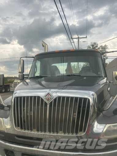 International 4400 Truck Tractor Units