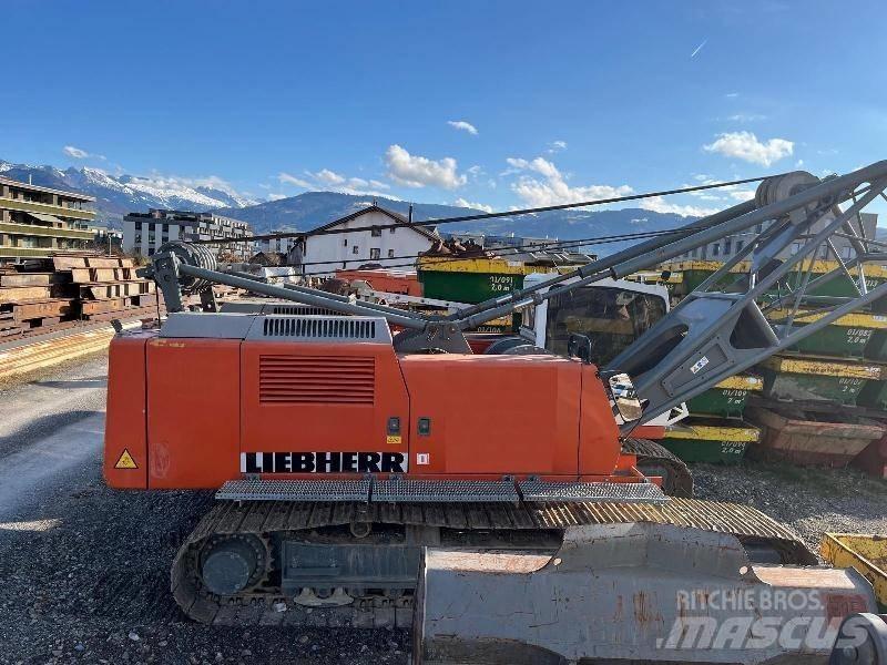 Liebherr HS 833 HD Tracked cranes