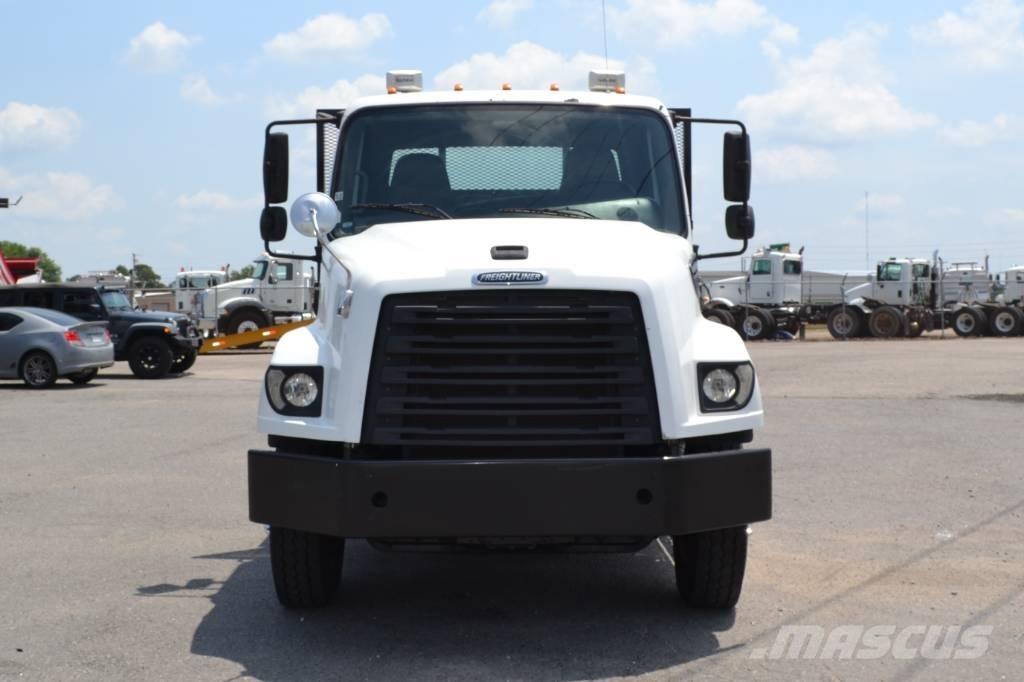 Freightliner 114SD Flatbed/Dropside trucks