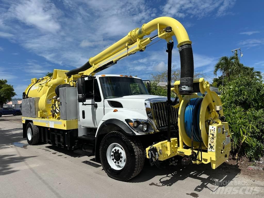 International 7400 Sewage disposal Trucks