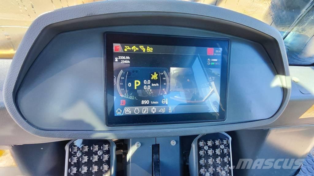 Liebherr LR 636 Crawler FEL's