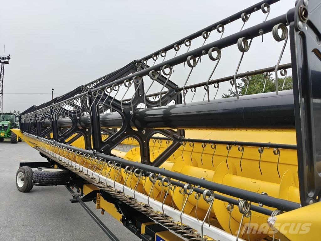 New Holland CX 8.90 Combine harvesters