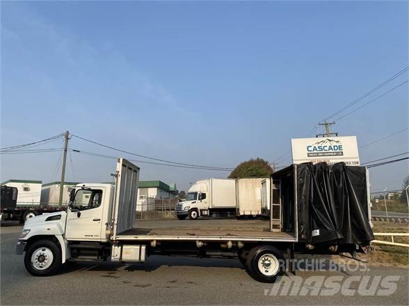 Hino 338 Tautliner/curtainside trucks